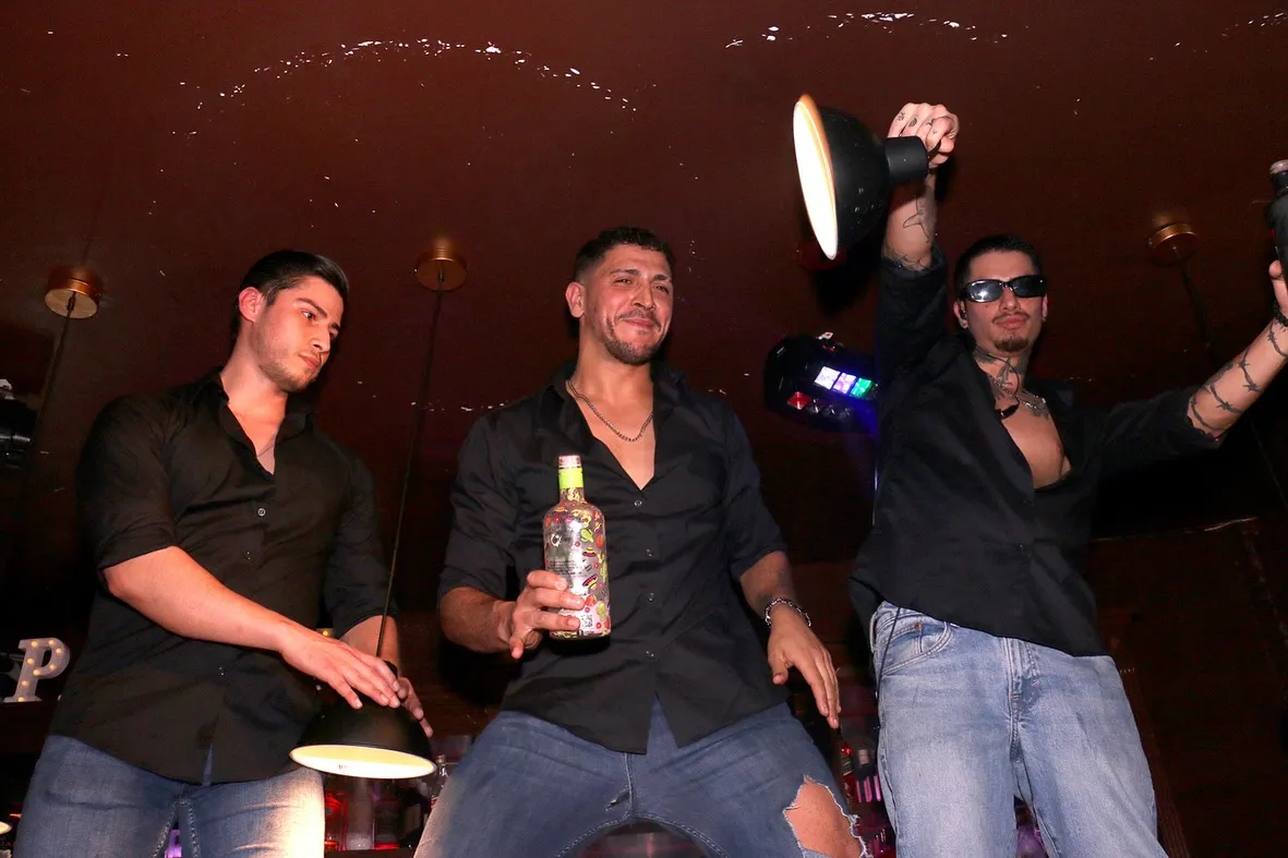 revistablue_1759141939_3732275561608568646_1153570563_resultado