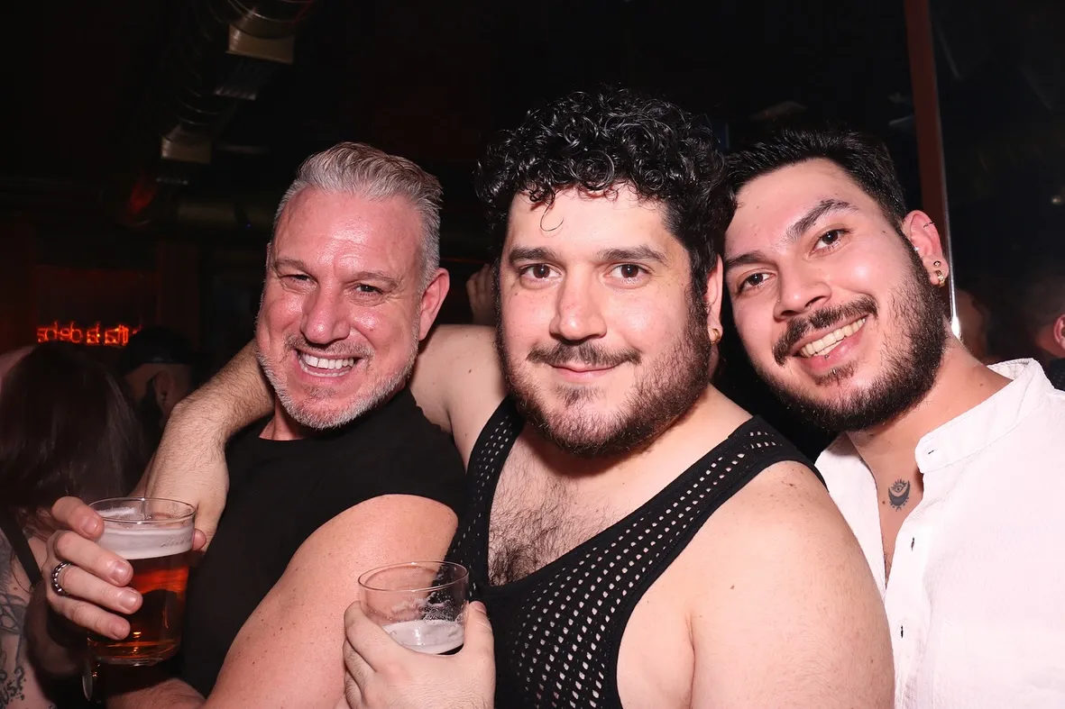 revistablue_1759141939_3732275561725959127_1153570563_resultado